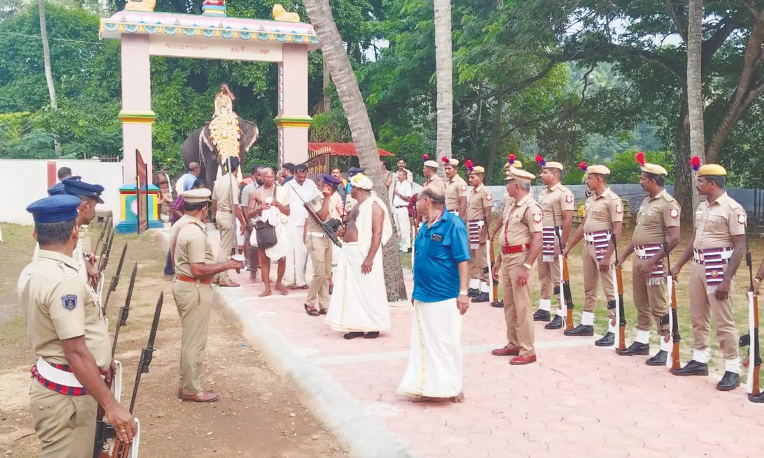 குமரி சுவாமி விக்ரகங்கள் ஆறாட்டுக்குப் பின்பு பத்மநாபபுரம் திரும்பியது குமரி சுவாமி விக்ரகங்கள் ஆறாட்டுக்குப் பின்பு பத்மநாபபுரம் திரும்பியது