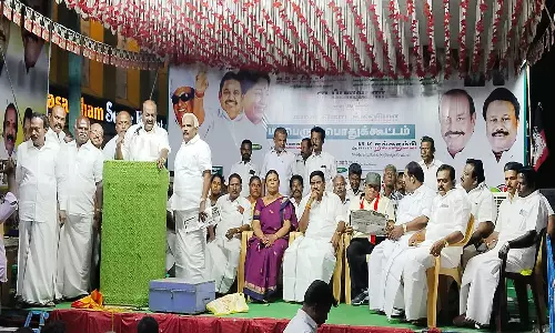 மக்களை தெளியவிடாமல் போதையிலேயே வைத்திருப்பதுதான் திராவிட மாடல்