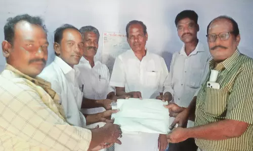 தமிழகத்தில்  பூரண மதுவிலக்கு கோரி முதல்-அமைச்சருக்கு மனு