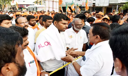 ஒரே நாடு ஒரே வரி திட்டத்தை நடைமுறைப்படுத்தி அனைத்து சோதனை சாவடிகளையும் அகற்ற வேண்டும்