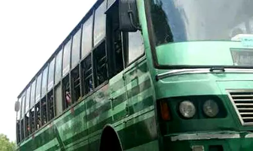 கொடைக்கானல்-பழனி வழித்தடத்தில் குறைந்த அளவு பஸ்களே இயங்குவதால் பொதுமக்கள் தவிப்பு