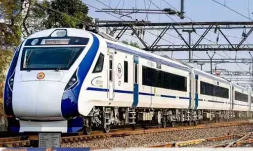 திருப்பூர் வழியாக இயக்கப்படும் சென்னை-கோவை வந்தே பாரத் ரெயிலில் கூடுதல் பெட்டிகள் இணைக்கப்படுமா? பயணிகள் எதிர்பார்ப்பு