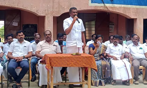 அரசு பள்ளிகளில் படித்த மாணவர்களே உயர்ந்த நிலையை அடைந்துள்ளனர்-தி.மு.க. மாவட்ட பொறுப்பாளர் ஜெயபாலன் பேச்சு