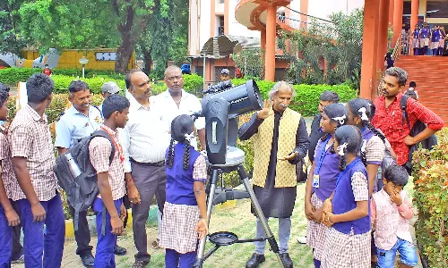 நெல்லை மாவட்ட அறிவியல் மையத்தில் அதிநவீன தொலைநோக்கி கருவி மூலம் சந்திர கிரகணத்தை பார்க்க ஏற்பாடு