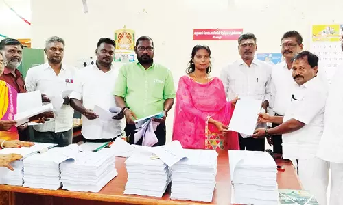 சீர்காழி ஆர்.டி.ஓ. அலுவலகத்தில் வரைவு வாக்காளர் பட்டியல் வெளியீடு