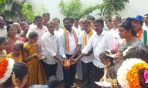 குமாரபுரம் அரசு ஆரம்பப்பள்ளியில் கூடுதல் வகுப்பறைகள்- அடிக்கல் நாட்டினார் விஜய் வசந்த் எம்.பி