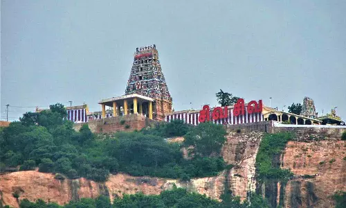 சந்திர கிரகணத்தை முன்னிட்டு சிவன்மலை முருகன் கோவிலில் இன்று நடை அடைப்பு