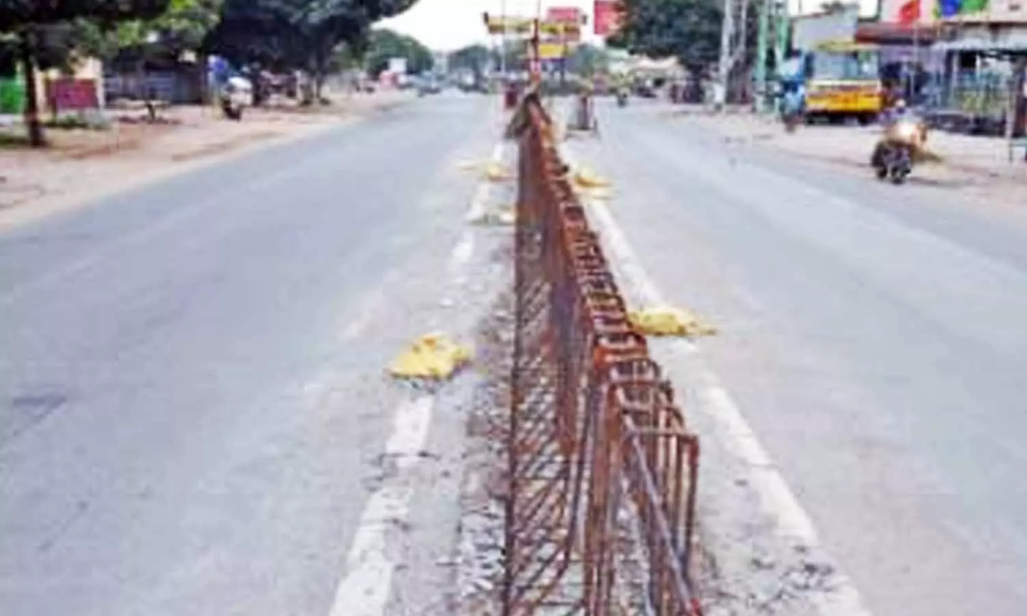 வேலூர் பழைய பைபாஸ் சாலை விரிவாக்கம் செய்யும் பணி வேலூர் பழைய பைபாஸ் சாலை விரிவாக்கம் செய்யும் பணி