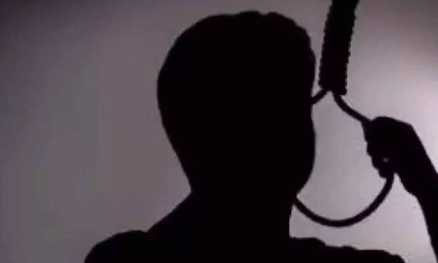 வாலிபர் தூக்கிட்டு தற்கொலை வாலிபர் தூக்கிட்டு தற்கொலை