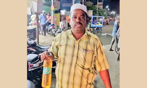 பிரியாணி கடையில் சோதனை நடத்திய உணவு பாதுகாப்பு அதிகாரி- வியாபாரி தீக்குளிக்கப்போவதாக மிரட்டல்