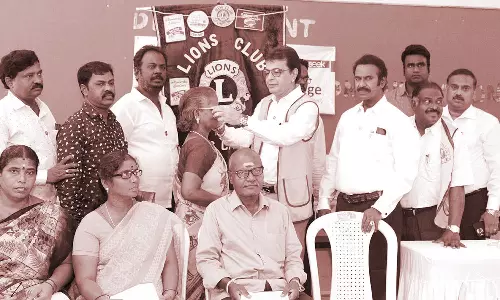 அம்பத்தூரில் உள்ள அன்னை வயலட் கல்லூரியில் இலவச மருத்துவ முகாம்