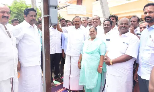 புதுக்கோட்டை தேரோடும் வீதியில் புதைவட கம்பி பயன்பாட்டுக்கு வந்தது