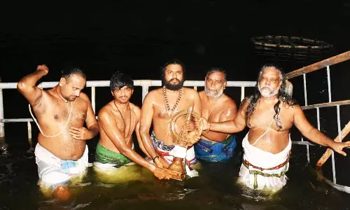 திருவண்ணாமலை அருணாசலேஸ்வரர் கோவிலில் பிரம்ம குளத்தில் தீர்த்தவாரி