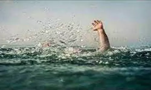 பள்ளிப்பாளையம் அருகே காவிரி ஆற்றில் வாலிபர் உடல் மீட்பு