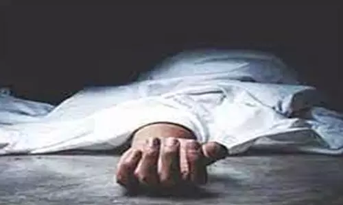 வெப்படை போலீஸ் நிலையம்  பின்புறத்தில்மர்மமான முறையில் இறந்து கிடந்த பெண்