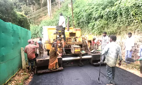 ஊட்டி 3-வது வார்டு பகுதியில் ரூ.45 லட்சம் மதிப்பில் தார்ச்சாலை பணிகள்