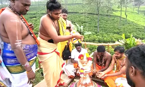 குன்னூர் இந்திராநகர் முத்துமாரியம்மன் கோவில் கும்பாபிஷேகம்