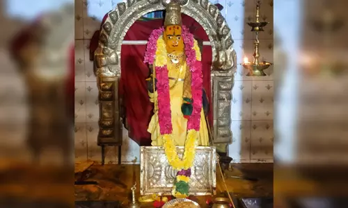 வாழப்பாடி திரவுபதி அம்மன் கோவிலில் பவுர்ணமி சிறப்பு பூஜை வழிபாடு