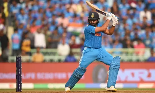 ரோகித் சர்மா அரைசதம்- இங்கிலாந்துக்கு 230 ரன்களை இலக்காக நிர்ணயித்தது இந்தியா