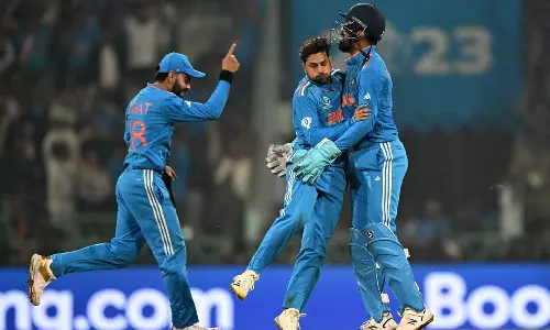 பந்து வீச்சு அபாரம்: இங்கிலாந்தை 129 ரன்னில் சுருட்டி இந்தியா அசத்தல் வெற்றி