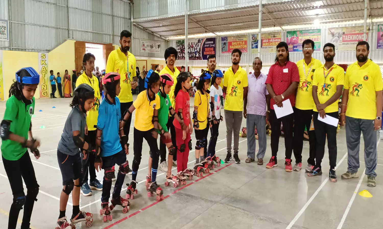 சின்னாளப்பட்டியில் மாவட்ட அளவிலான ரோலர் ஸ்கேட்டிங் போட்டி சின்னாளப்பட்டியில் மாவட்ட அளவிலான ரோலர் ஸ்கேட்டிங் போட்டி