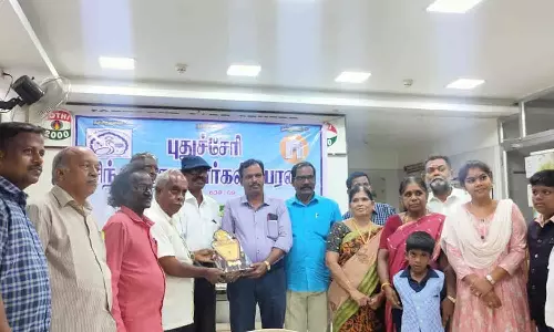 பேனர் வைக்க தடை செய்ய தலைமை செயலாளர் தலைமையில் குழு அமைக்க வேண்டும்