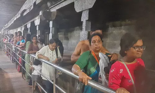 கன்னியாகுமரி பகவதி அம்மன் கோவிலில் மலர் முழுக்கு விழா