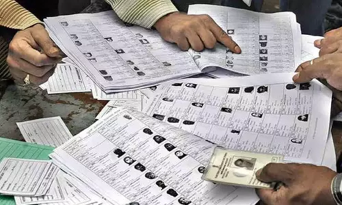 வாக்காளர் பட்டியலில் பெயர் சேர்க்க தமிழகம் முழுவதும் இன்று சிறப்பு முகாம்கள்