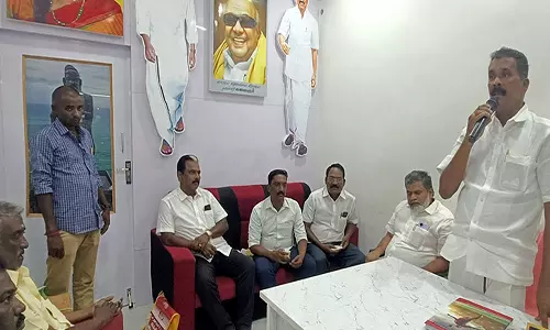 தென்காசி தெற்கு மாவட்ட தி.மு.க. வர்த்தக அணி நிர்வாகிகள் அறிமுக கூட்டம்
