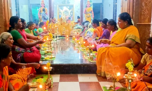 புளியங்குடி பவானி அம்மன் ஆலயத்தில் திருவிளக்கு பூஜை