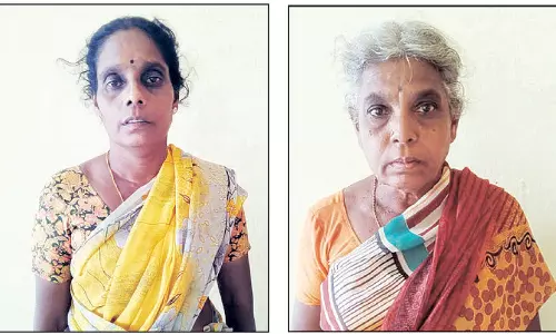 பொள்ளாச்சி அருகே கள்ளத்தொடர்பால் பிறந்த குழந்தை  என்பதால் அவமானம் கருதி கொலை செய்தோம்-இளம்பெண்ணின் தாயார் பரபரப்பு வாக்குமூலம்