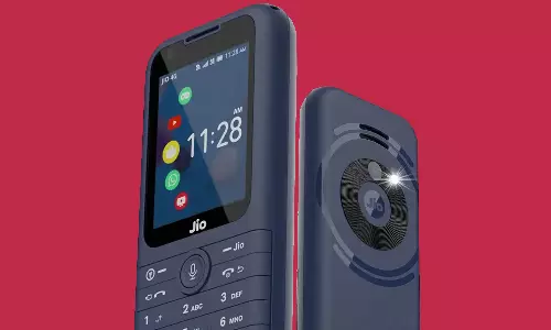 ஃபீச்சர் போன் தான்.. ஆனால் இந்த ஆப்ஸ்-லாம் இருக்கு.. ஜியோ அசத்தல்