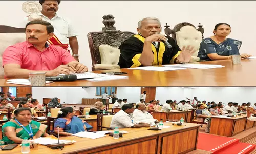 சேலம் மாநகராட்சி கூட்டத்தில்தி.மு.க. -அ.தி.மு.க. கவுன்சிலர்கள் வாக்குவாதம்