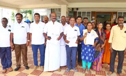 மழை நீர் வடிகால் வசதி கேட்டு மனு