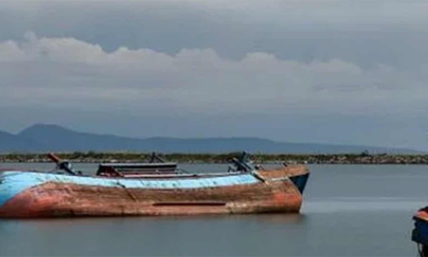 நைஜீரியாவில் ஆற்றில் படகு கவிழ்ந்து 18 பயணிகள் பலி