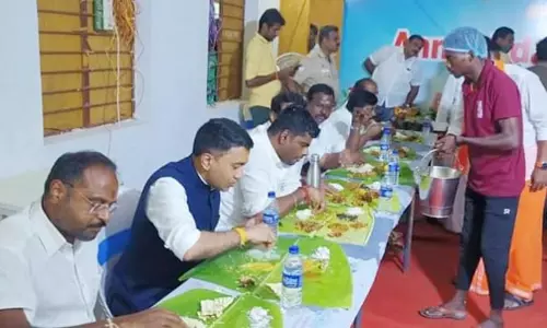 தனியார் பள்ளியில் பா.ஜ.க. சார்பில் அன்னதான நிகழ்ச்சி