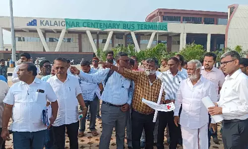 கிளாம்பாக்கம் புதிய பஸ் நிலையத்தில் அமைச்சர் சேகர்பாபு ஆய்வு: 15-ந்தேதிக்குள் பணிகளை முடிக்க உத்தரவு