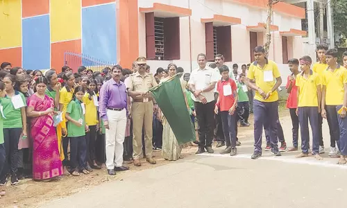 மேக்கோடு அரசு பள்ளியில் குறுக்கு நாட்டு ஓட்டப்பந்தயம்
