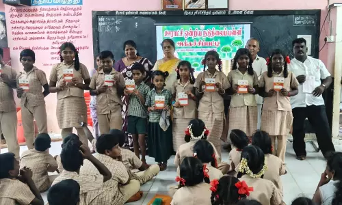 அரசு பள்ளியில் சேமிப்பு தின விழா