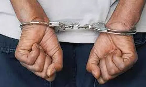 பெல் நிறுவன அதிகாரி வீட்டில் திருடிய வாலிபர் கைது