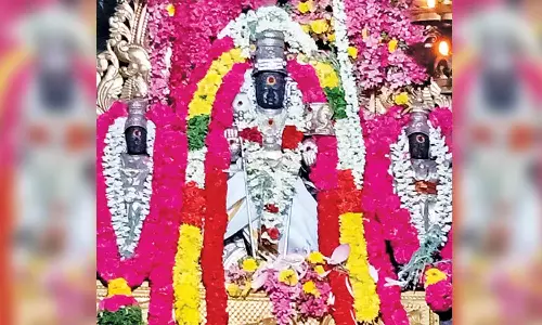 தஞ்சை பூக்காரத்தெரு சுப்பிரமணிய சுவாமி கோவிலில் கார்த்திகை வழிபாடு