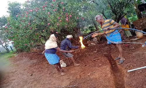 குடிநீர் குழாய் அமைக்கும் பணி