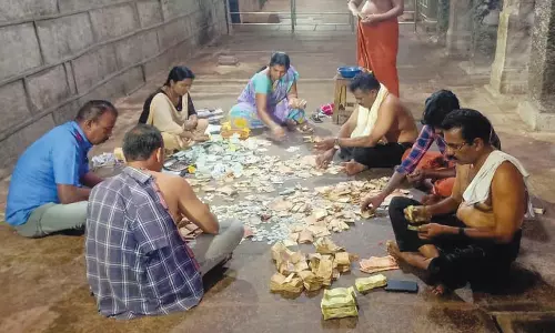 கன்னியாகுமரி பகவதி அம்மன் கோவிலில் அன்னதான உண்டியல் மூலம் ரூ.1 லட்சம் வசூல்