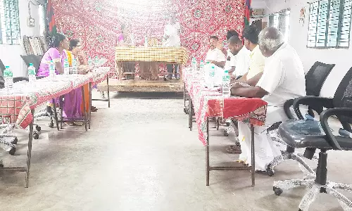 பஸ்நிலையம் விரிவுபடுத்த ஆக்கிரமிப்பு அகற்ற முடிவு