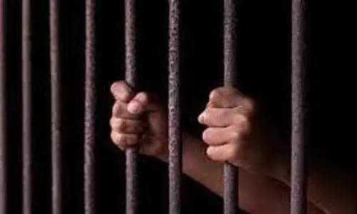 நூதன முறையில் செல்போன்,வெள்ளி செயினை பறித்த 5 பேர் கைது