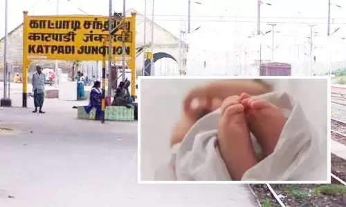 ஓடும் ெரயிலில் பெண்ணுக்கு பிரசவம்