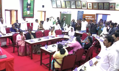 குன்னூரில் சீல் வைத்த கட்டிடங்களை திறக்க அனுமதி கொடுத்தது யார்? - நகராட்சி கூட்டத்தில் கவுன்சிலர்கள் காரசார விவாதம்