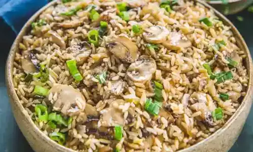 ரெஸ்டாரண்ட் ஸ்டைல் காளான் மிளகு சாதம்