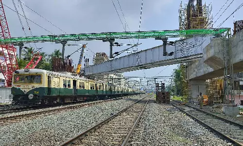 பரங்கிமலையில் மேலும் 3 கிரீடர்கள் பொருத்தும் பணி இன்று இரவு தொடங்கும்: ரெயில்வே அதிகாரிகள் தகவல்