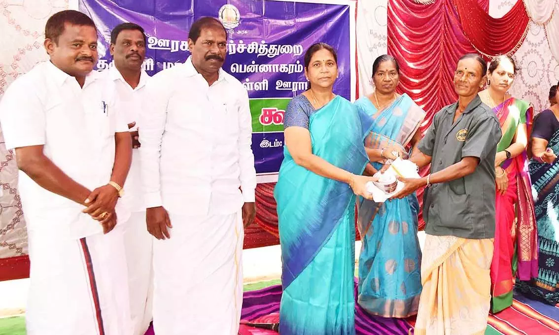 அரசின் நலத்திட்டங்களை நிறைவேற்ற பொதுமக்கள் ஒத்துழைப்பு தரவேண்டும் அரசின் நலத்திட்டங்களை நிறைவேற்ற பொதுமக்கள் ஒத்துழைப்பு தரவேண்டும்